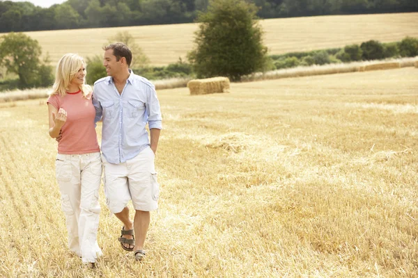 Couple Walking Together Summer Harvested Field — Stock Photo, Image