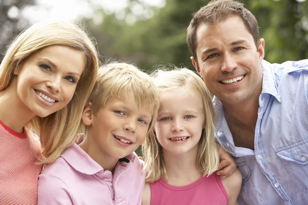 Portrait Family Relaxing Countryside — Stock Photo, Image
