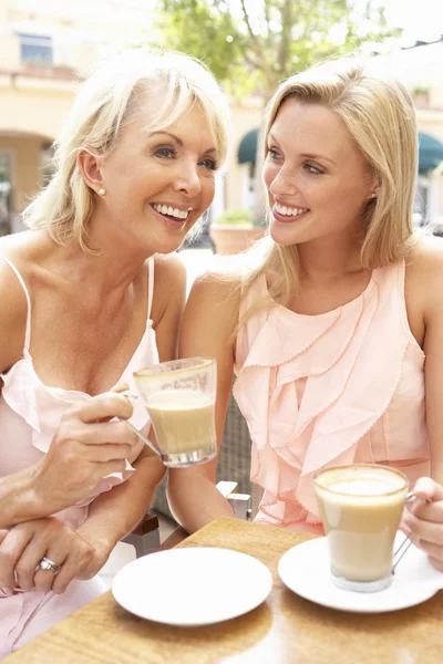 Dos Mujeres Disfrutando Una Taza Café Caf — Foto de Stock