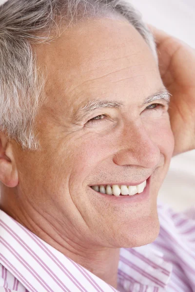 Portrét šťastný starší muž — Stock fotografie
