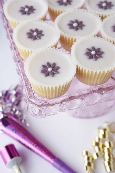 Cupcake su un vassoio — Foto Stock