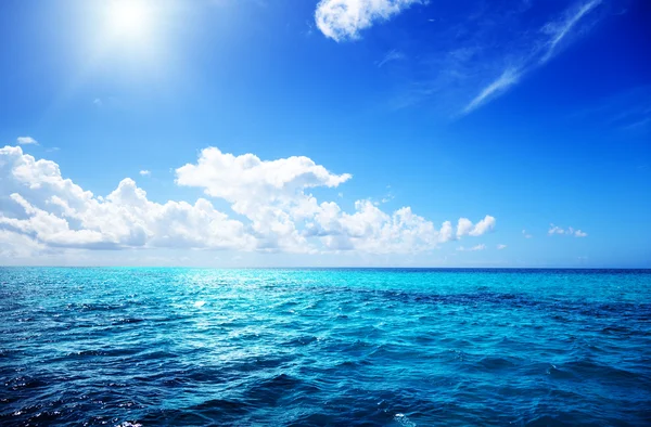海洋和完美的天空 — 图库照片
