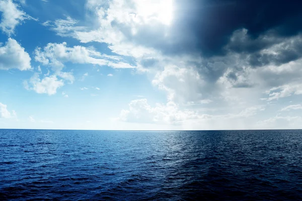 Небо и Карибское море — стоковое фото