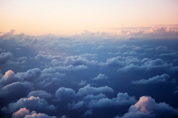Zonsondergang en wolken — Stockfoto