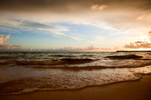 Схід сонця і атлантичний океан — стокове фото