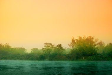 Tayland ormanında gün batımı