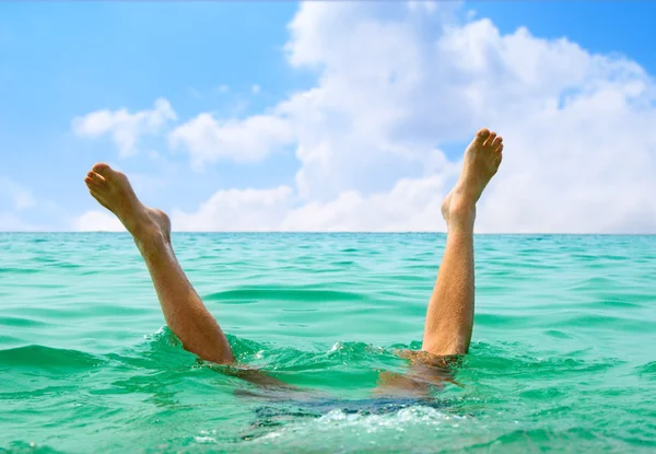 Man Jumping Ocean — Stock Photo, Image