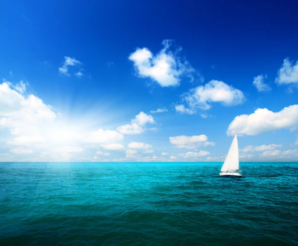 Zeilboot Lucht Oceaan — Stockfoto