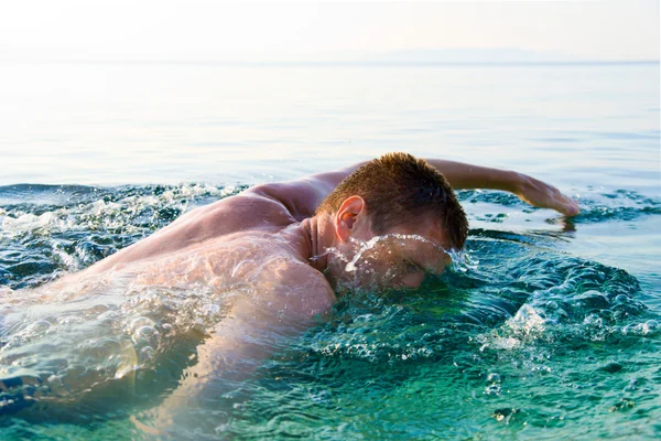 Hombre Nadador Agua Limpia Del Océano — Foto de Stock