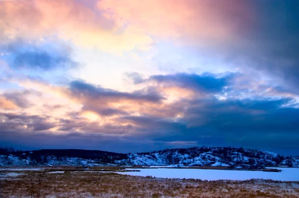 Kış Kuzey Lake Gün Batımı — Stok fotoğraf