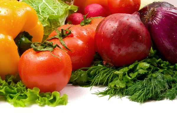 Vlhké Zeleniny Izolovaných Bílém Pozadí — Stock fotografie