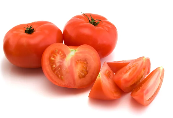 孤立在白色背景上的新鲜番茄 — 图库照片