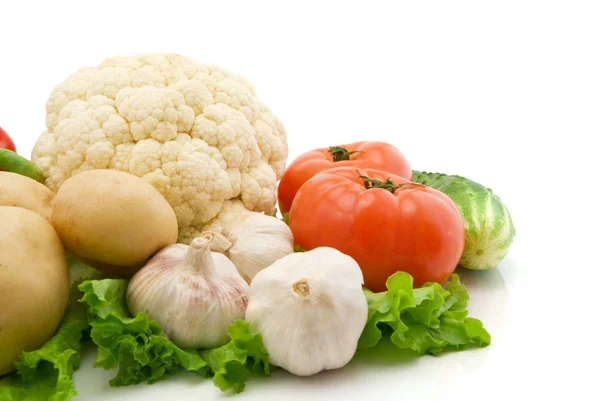 白の背景に分離した新鮮な野菜 — ストック写真