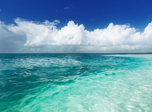 Ocean and perfect sky — Stock Photo © Iakov #4493200