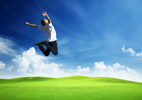 Jumping Šťastný Mladý Muž — Stock fotografie