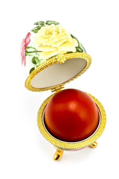 Ägg låda med röda påskägg — Stockfoto