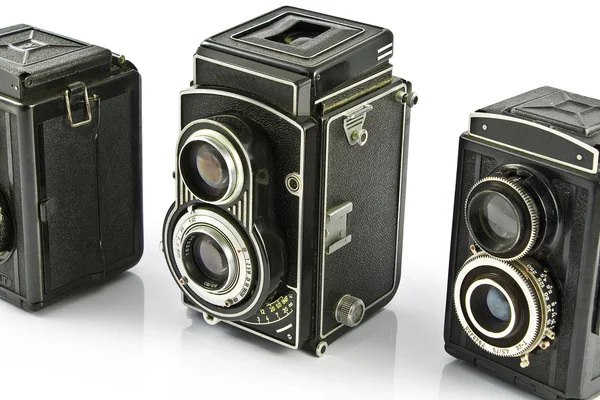 Drei Alte Fotokameras Mit Zwei Linsen Isoliert Auf Weiß — Stockfoto