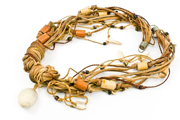 Halsband med läder band amd spiral shell — Stockfoto
