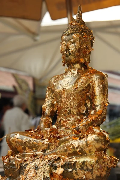 Bouddha aux feuilles d'or — Stockfoto