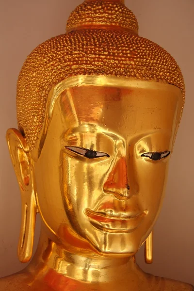 Tête de Bouddha d'or — 图库照片