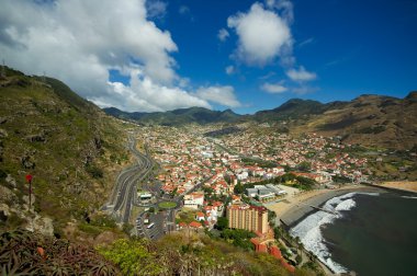 Madeira 'nın Machico kasabası yakınlarındaki Costline.