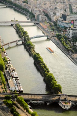 seine Nehri gezinme tur teknesi