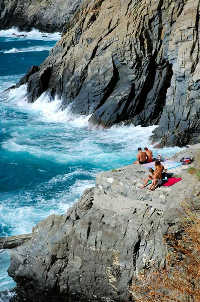 Zonnebaden Cinque Terre — Stockfoto