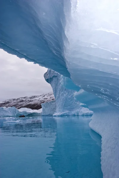 Diep blauw ijs — Stockfoto