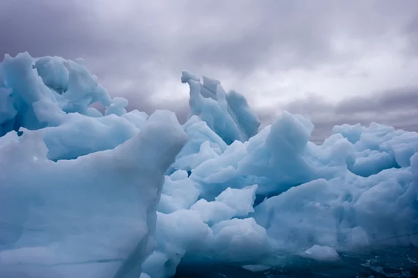 Stormiga isberg — Stockfoto