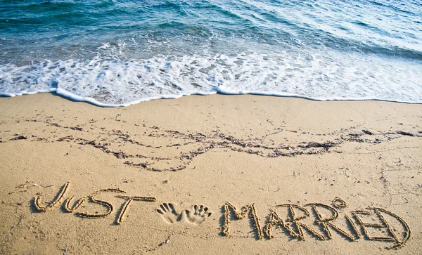 Casado Apenas Escrito Areia Praia — Fotografia de Stock
