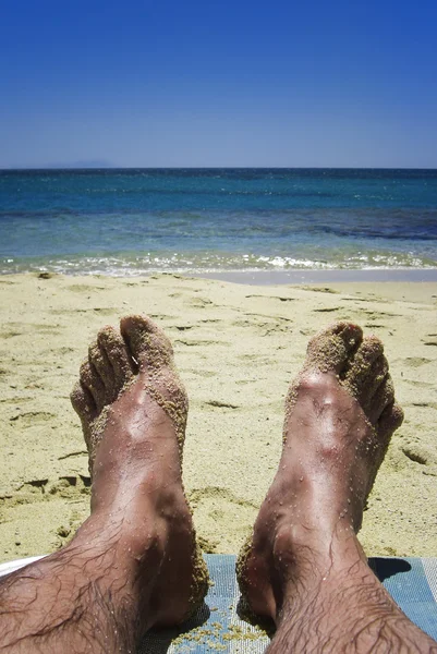Rilassarsi sulla spiaggia — Foto Stock