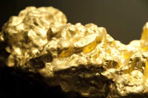 Detalhe Nugget Dourado Com Profundidade Campo Rasa — Fotografia de Stock