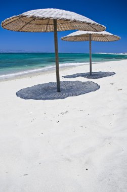 şemsiye plajda, naxos, Yunanistan alınan