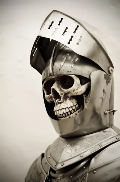 Esqueleto Una Armadura Caballeros —  Fotos de Stock