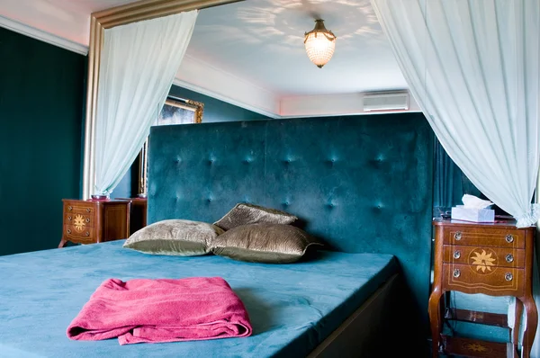 Роскошная Кровать Борделе — стоковое фото