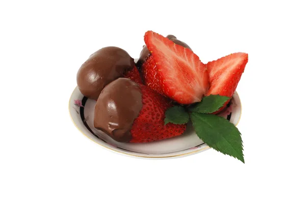 Erdbeeren Vollmilchschokolade Isoliert Auf Weißem Hintergrund lizenzfreie Stockbilder