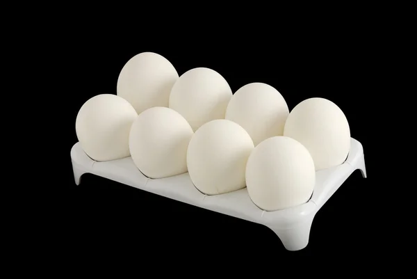 Siyah Arka Plan Üzerine Izole Karton Sekiz Beyaz Yumurta — Stok fotoğraf