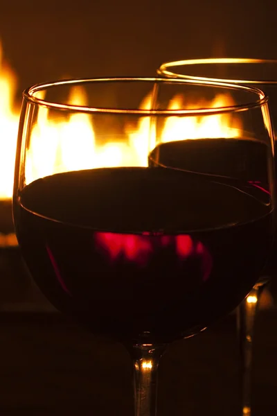 Drinks by the Fire — Stock Photo, Image