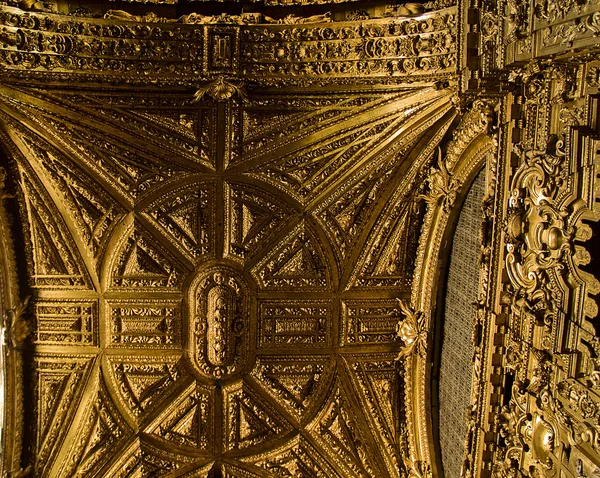 Golden Ceiling Santa Clara Church Porto Portugal — kuvapankkivalokuva