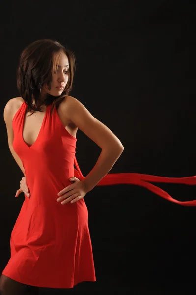 美丽的亚洲女孩穿红裙子 — 图库照片