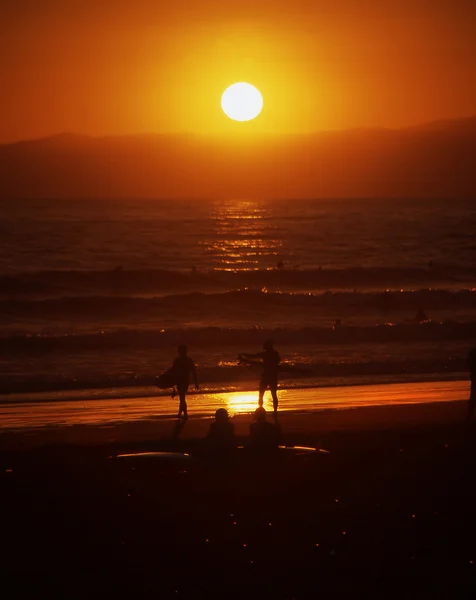 Vzít Zpět Surfování Scény Před Západem Slunce — Stock fotografie