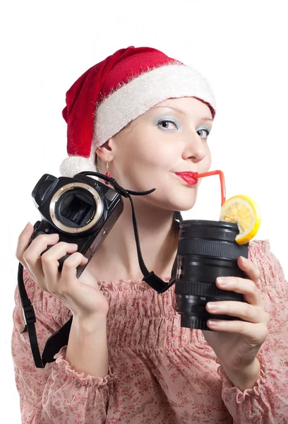 Menina Bonita Bebendo Copo Lente Segurando Câmera Dslr Sem Lente — Fotografia de Stock