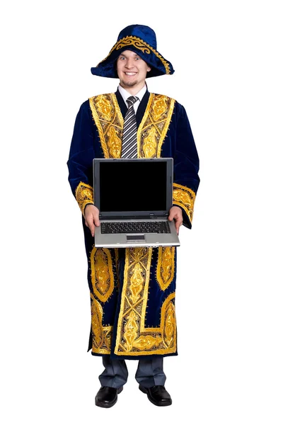 Geschäftsmann Kasachstan Tracht Mit Laptop Auf Weißem Hintergrund Freiraum Für — Stockfoto
