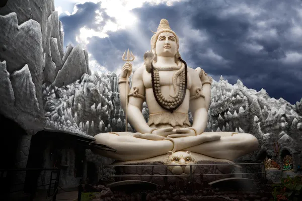 Grote lord shiva standbeeld in bangalore — Stockfoto