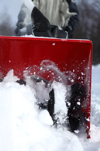 Neve soprando homem — Fotografia de Stock