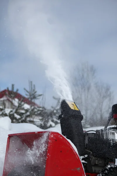 Машина для обдува снега — стоковое фото