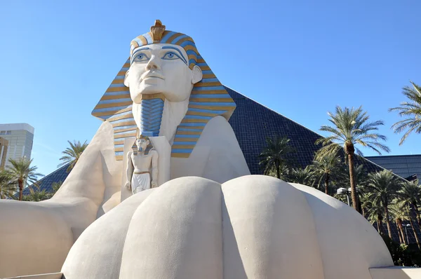 Статуя Сфінкса Luxor Hotel — стокове фото