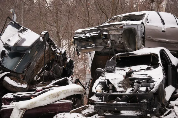 Carros Destruídos Fotos De Bancos De Imagens Sem Royalties