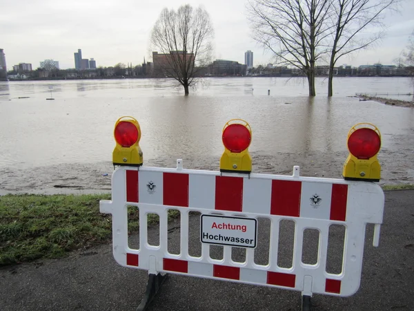 Hochwasser in Köln Rechtenvrije Stockfoto's