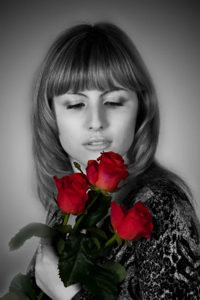 Retrato Uma Jovem Com Rosas — Fotografia de Stock